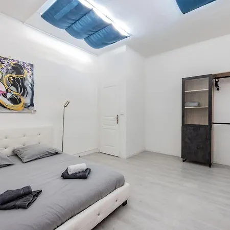 Loft Cosy - Hypercentre - Sauna - 200m2 - Wifi アパート Graulhet